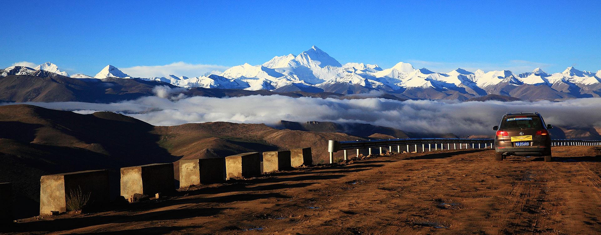Overland Tour from Tibet to Xinjiang with Everest and Trekking around Kailash