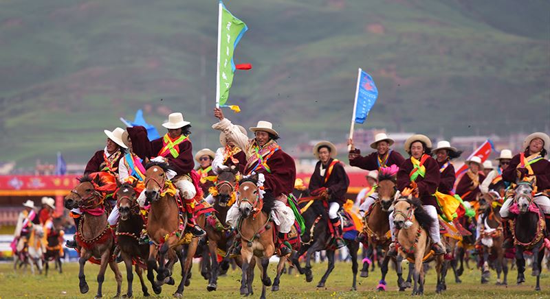Horse Racing Festival in Litang